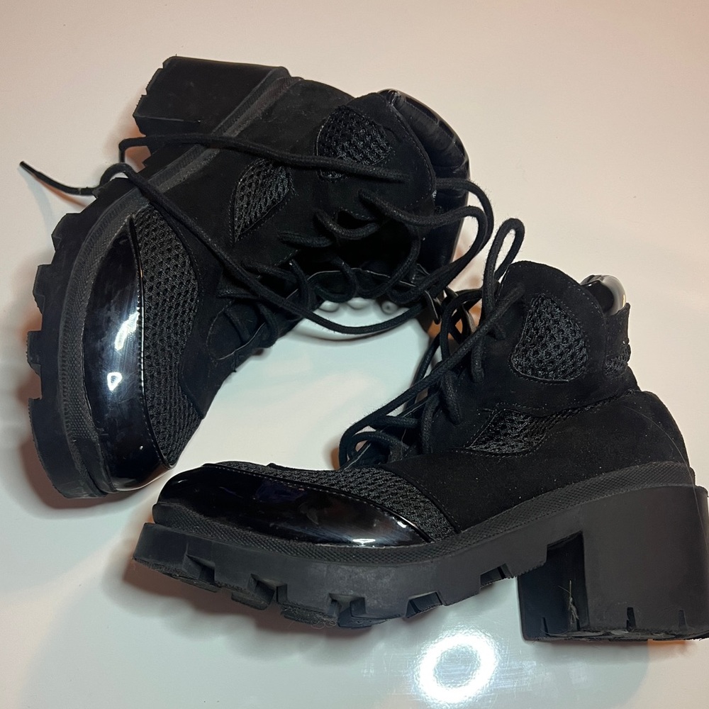 I Heart Raves chunky boots size 6
